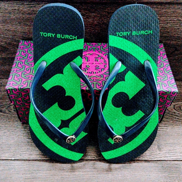 TORY BURCH GREEN T LOGO FLIP FLOP SANDALS SIZE 6 PERFECT FOR SUMMER - Picture 2 of 2